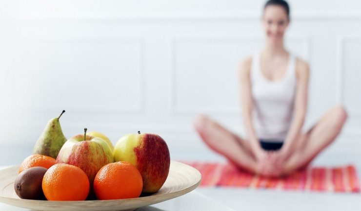 Relación entre una alimentación sana y el yoga, la meditación y otras prácticas