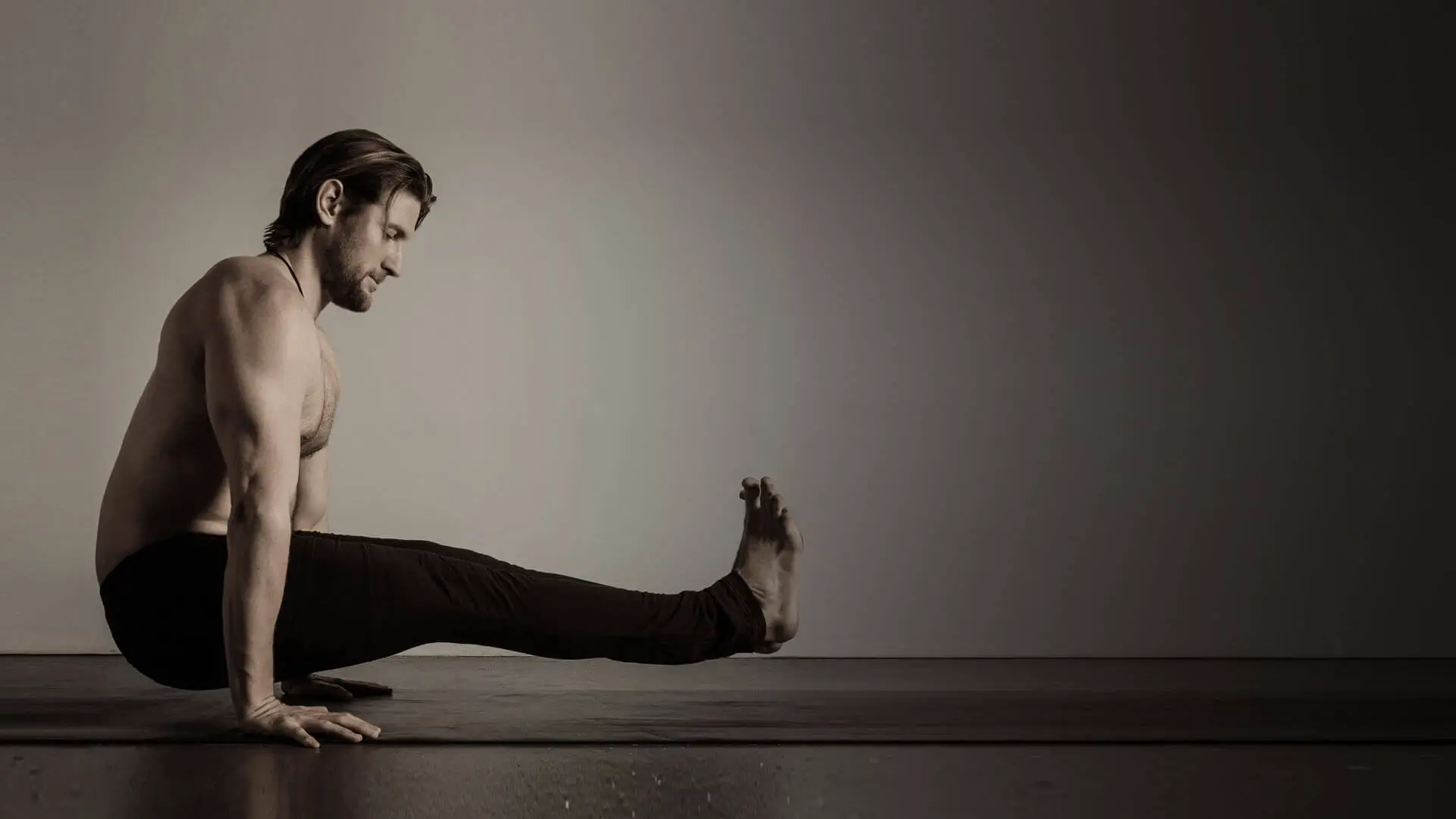 Yoga para hombres: logra fuerza, flexibilidad y equilibrio