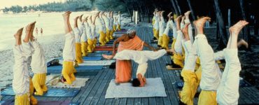 Swami Vishnudevananda llevó las enseñanzas de su guru a occidente, estableciendo el Yoga Sivananda