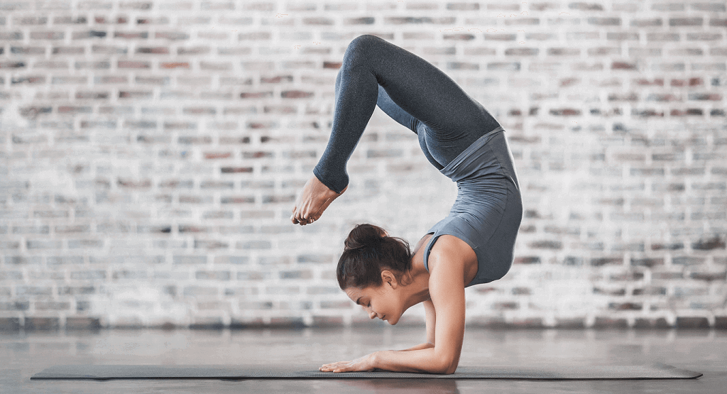 Resultado de imagen para YOGA INTEGRAL POSTURA DEL ESCORPION