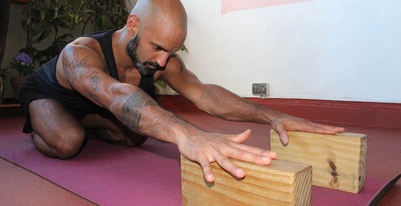 Adho Mukha Virasana | Yoga para la zona lumbar