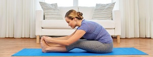 Clases de yoga gratis y en vivo todos los días para hacer en casa